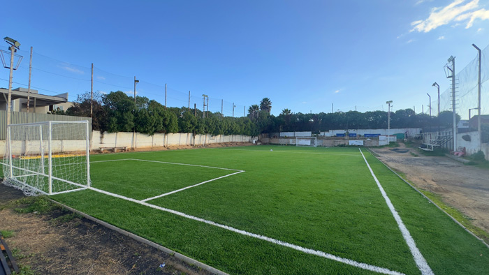 Portería al atardecer